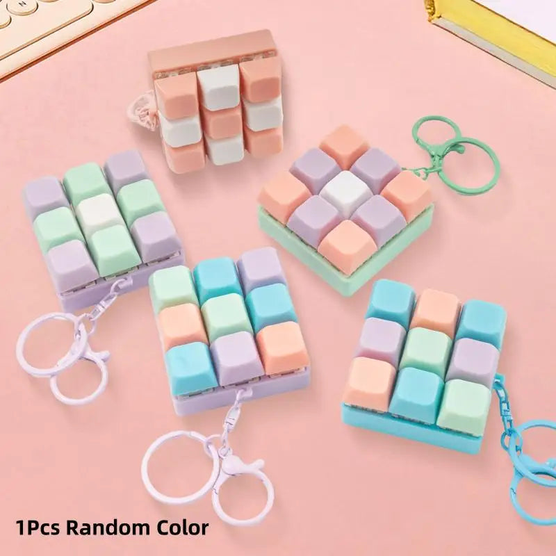 Stress-Reducing Keychain Toy with 9 Keyboard Keys, Fun Game for Boys and Girls