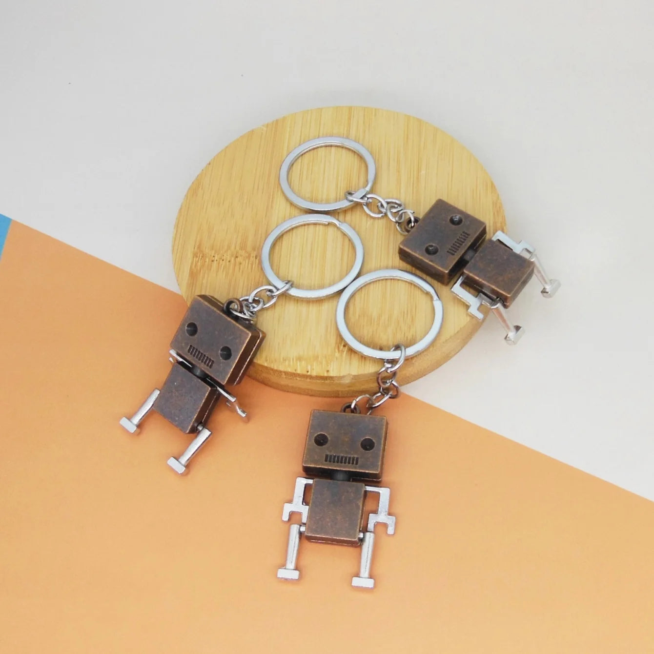 Creative Movable Robot Keychain Retro Simple Cute Cartoon Pendant Keychain Chain 1pc