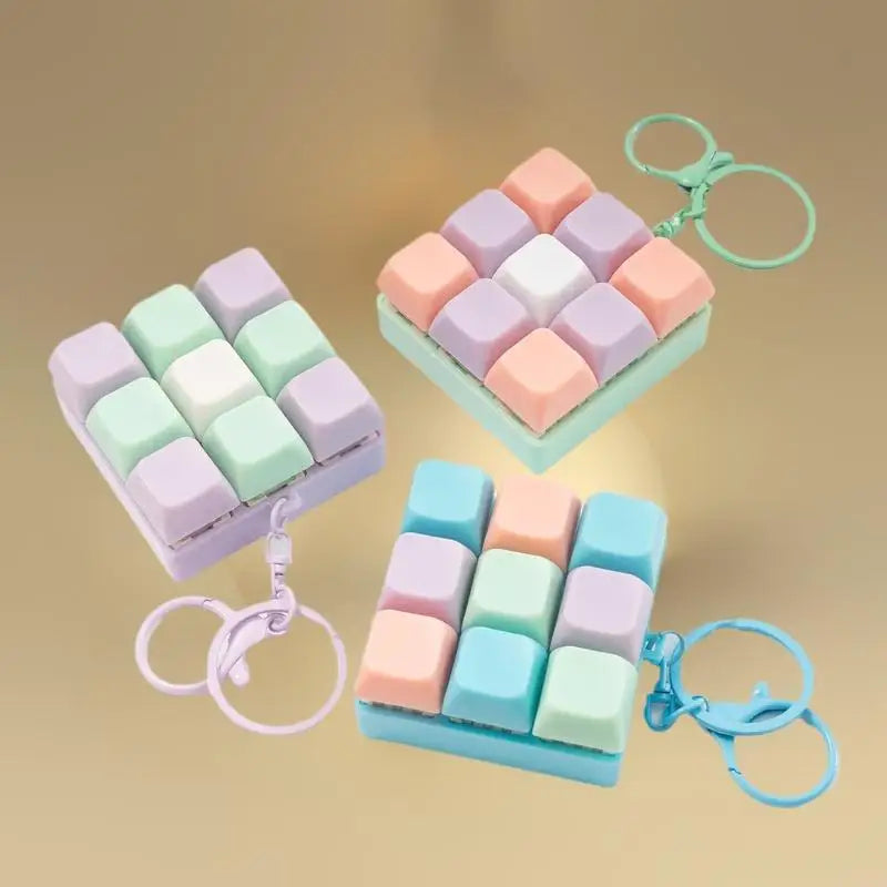 Stress-Reducing Keychain Toy with 9 Keyboard Keys, Fun Game for Boys and Girls